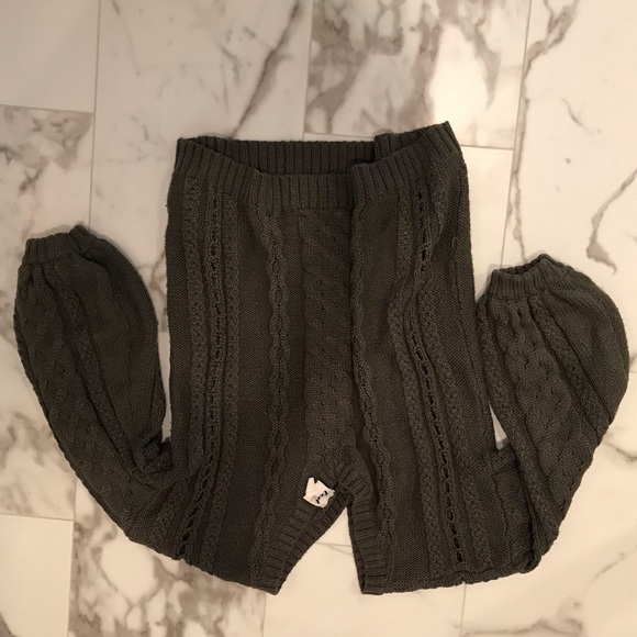 Luxe essentials apparel knit maternity sweater Pea - Picture 3 of 3